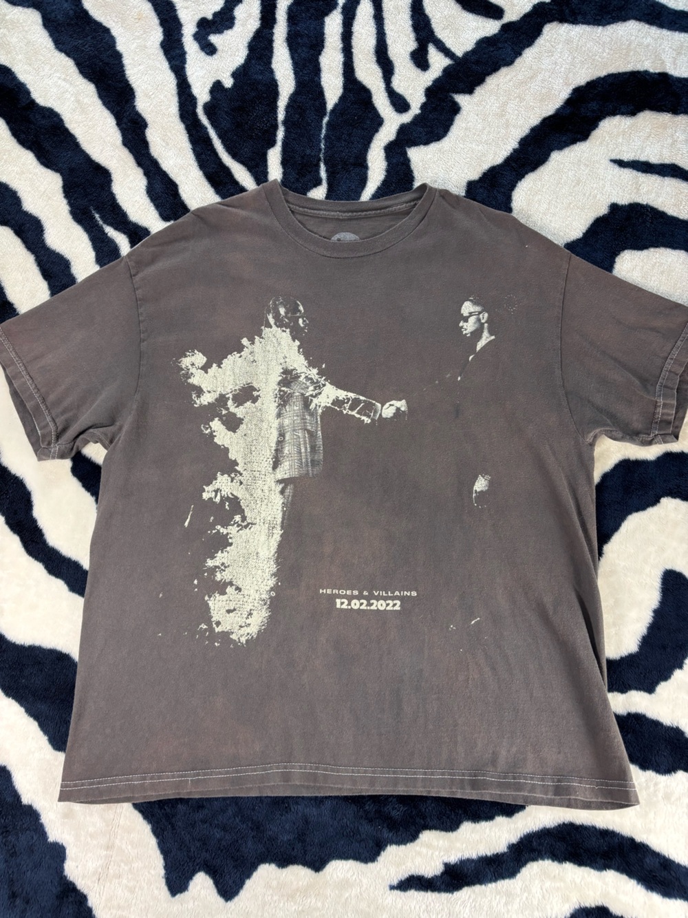 Metro Boomin Future Tee T Shirt Hero’s And Villains 2022 Men’s Large L Gray Rap
